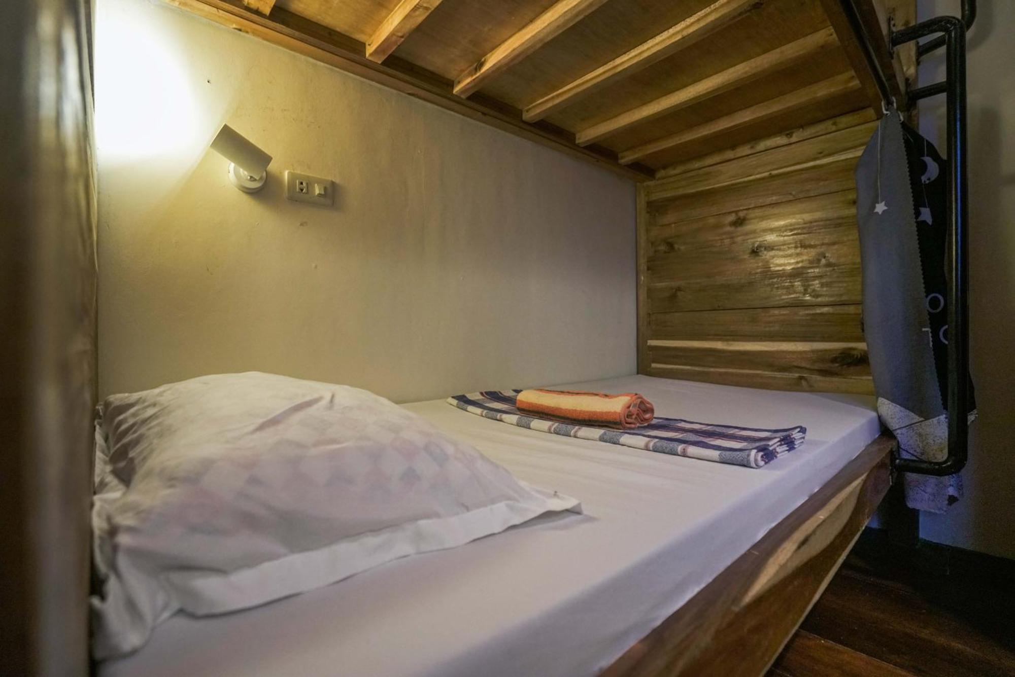 אל נידו Bangka Hostels מראה חיצוני תמונה