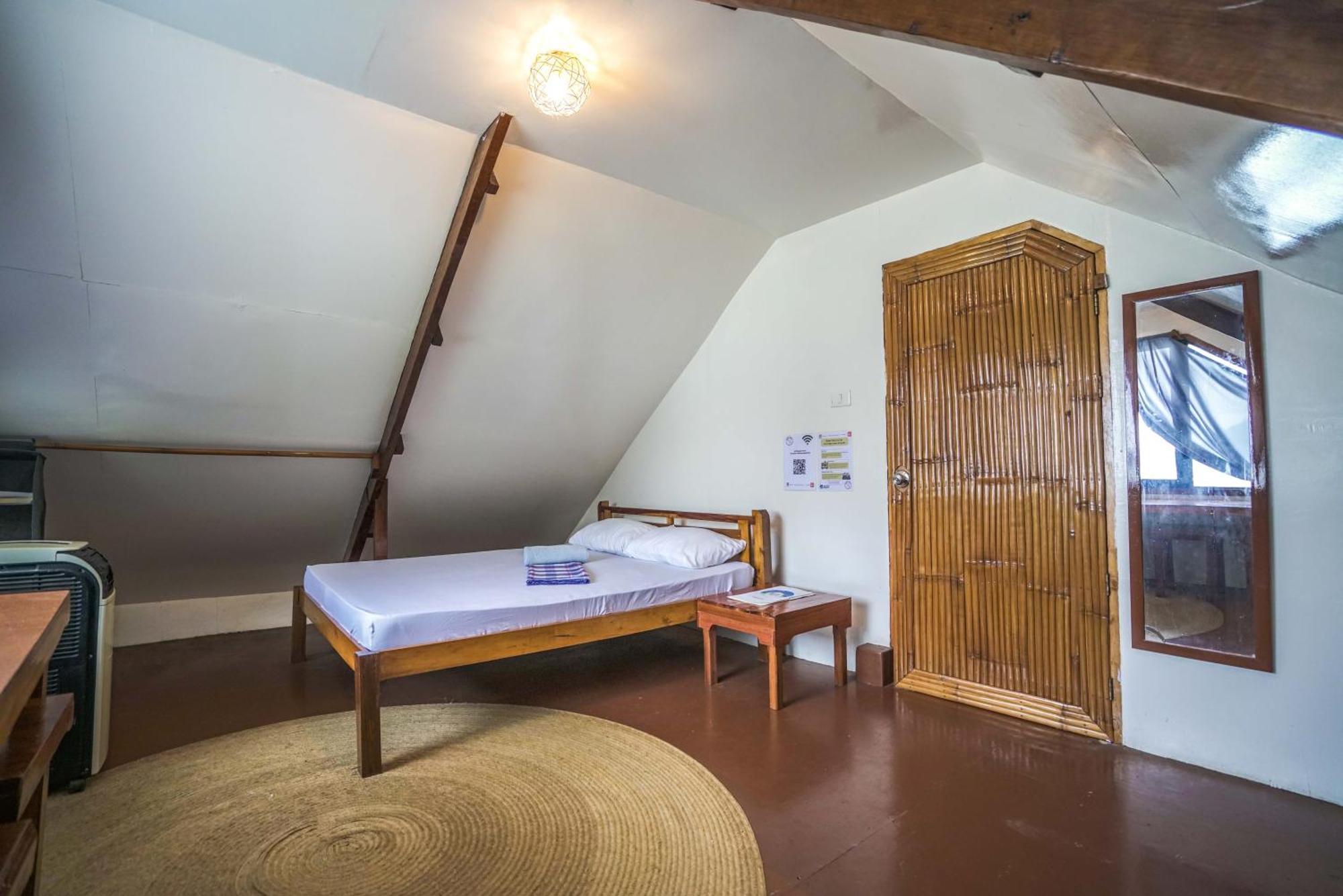 אל נידו Bangka Hostels מראה חיצוני תמונה